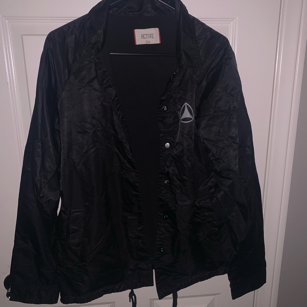 Active Windbreaker